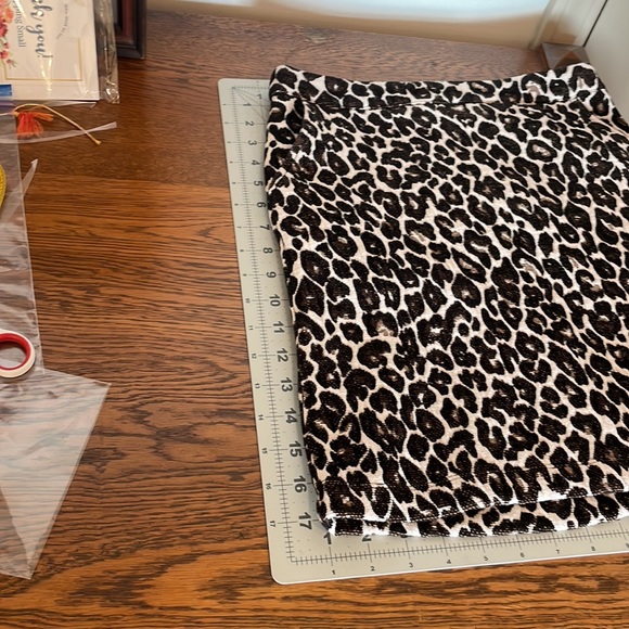 Sanctuary leopard print mini skirt. - Picture 5 of 6